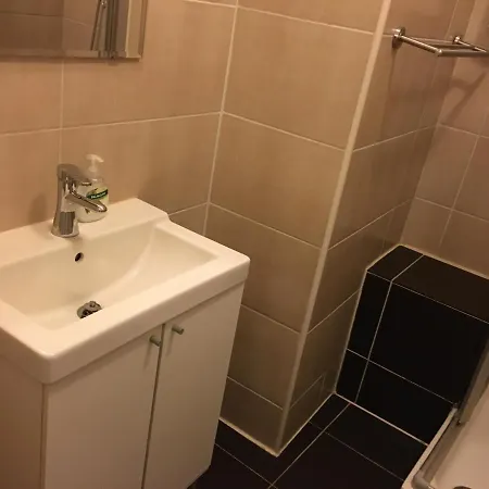 شقة Macfewo Im Zentrum Von - Sleep Frisch Renoviert